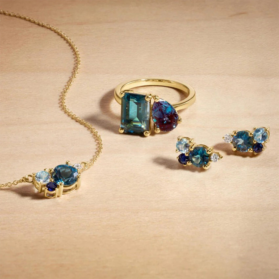 Serpentine Earrings in Gold
